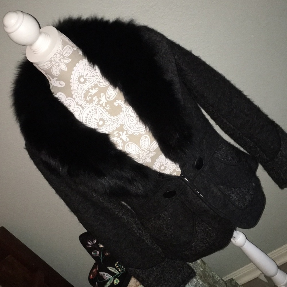 Neiman Marcus FOX FUR Collared Coat - Picture 2 of 8